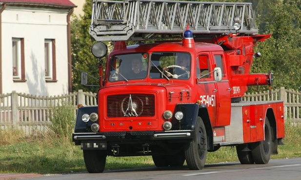 RPO: Ambulansy i straż trąbią za głośno