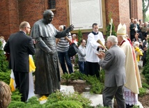 poświęcenie pomnika bł. Jana Pawła II