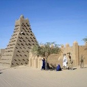 Islamiści niszczą grobowce  