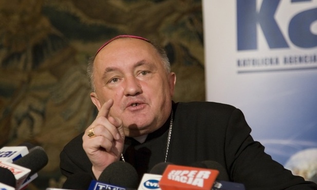 Archidiecezja warszawska krytykuje kampanię LGBT