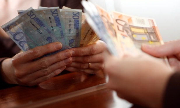Francja chce podnieść podatki