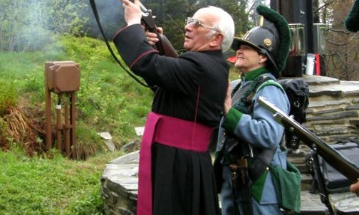 Ks. Tomasz Horak w akcji