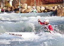  Pau, Francja. Występ w Pucharze Świata i zdobyty tam srebrny medal dał Grzegorzowi Kiljankowi prawo startu w slalomie kanadyjek jedynek 