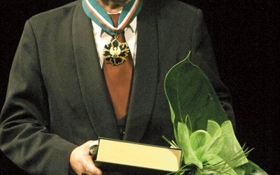 Aktor został w 2005 r. uhonorowany medalem „Gloria Artis”