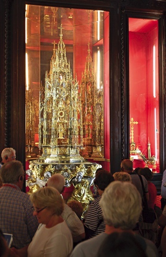   Główną atrakcją skarbca jest ogromna monstrancja, dzieło Enrique de Arfe z 1515 r. Ma 2,5 m wysokości. Zawiera w sobie pierwsze złoto przywiezione z Ameryki