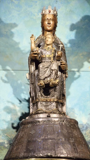 Virgen del Sagrario, XII-wieczna figurka patronki miasta, znajduje się w kaplicy Najświętszego Sakramentu