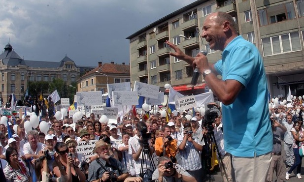 Zawieszony prezydent Basescu mówi o "zamachu stanu"