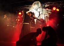 Na teatralnych deskach