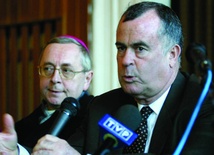 Ambasador Izraela David Peleg i abp Staniosaw Gądecki