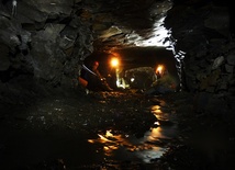 Po dramatycznej akcji uratowano 28 górników
