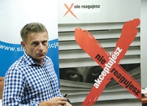 Kierowca rajdowy Leszek Kuzaj wsparł akcję śląskiej policji „Nie reagujesz – akceptujesz!”