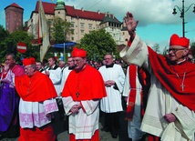 Od lewej: kard. Józef Glemp, kard. Joachim Meisner i kard. Franciszek Macharski