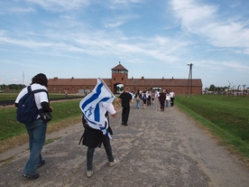  Tu, przy rampie w Birkenau, Edyta Stein poszła w swoją ostatnią drogę