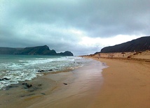  Wyspa Porto Santo. Leżenie na plaży, gdzieś na Atlantyku może znudzić. Wyprawa kajakowa nieokiełznaną rzeką do nudnych nie należy