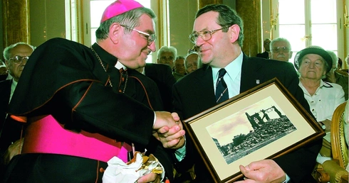 Abp Sławoj Leszek Głódź oraz historyk prof. Norman Davies
