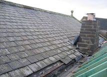 Chciał okraść dom, ale utknął w kominie