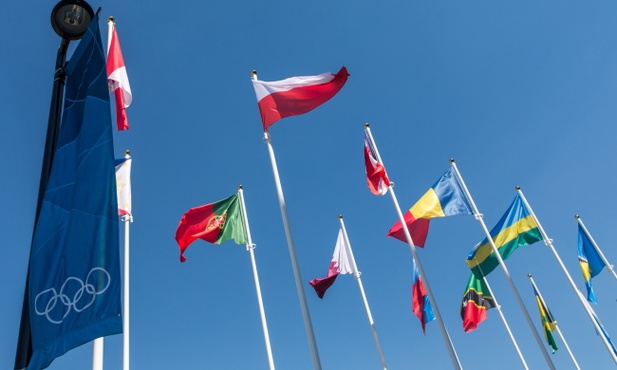 Polska flaga już oficjalnie w wiosce olimpijskiej