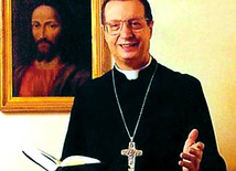 Arcybiskup Giovanni Lajolo