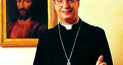 Arcybiskup Giovanni Lajolo