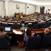 Senat przyjął nowelizację Prawa o zgromadzeniach