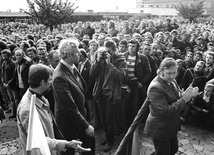 Potężna czarna ściana