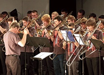  Ponad 120 puzonistów i tubistów wystąpiło podczas koncertu galowego, który towarzyszył występom 49. Tygodnia Kultury Beskidzkiej w Żywcu 