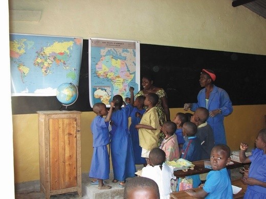 Grosze na remont szkoły w Rwandzie