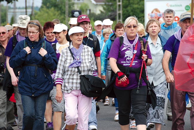  W ŁPPM jest grupa fioletowa, w której pielgrzymują pątnicy ze Skierniewic i okolic 
