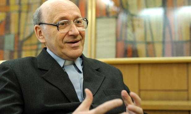 Ks. Heller "mostem" łączącym naukę i teologię