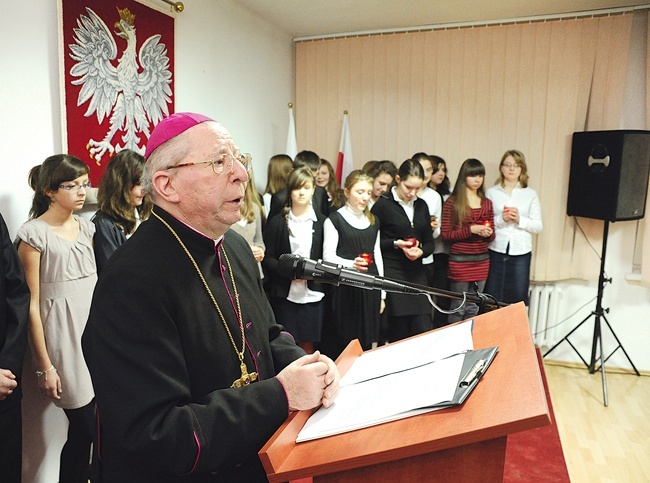 Niespełna rok temu rodzinna gmina Jedlnia Letnisko obdarzyła swego ziomka godnością  Honorowego Obywatela