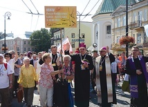 Pątników żegnali biskupi oraz najbliżsi