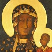 Jasnogórska Madonna na ścianie garażu