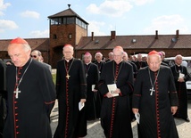 Biskupi w Auschwitz - Birkenau