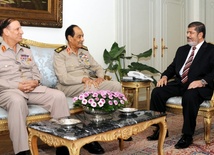 Prezydent odwołuje dowódców