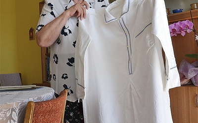 Koszula nocna, którą pożyczył papież od brata pani Heleny, jest ważną pamiątką