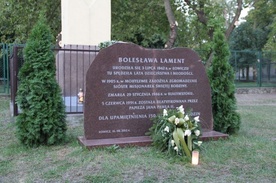 Pamiątkowy kamień ku czci błogosławionej Bolesławy Lament