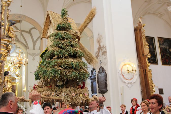 Dożynki w parafii katedralnej w Łowiczu