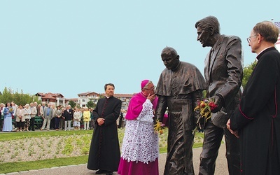 Poświęcenie pomnika  Jana Pawła II i Ronalda Reagana było przypomnieniem polskiej drogi do wolności