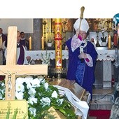  – Trudno pogodzić się z pustką, jaka została po śmierci ks. Waldemara – mówiło wielu uczestników liturgii żałobnej 