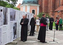  Na otwarcie wystawy przybyli nie tylko zaproszeni goście, ale też i mieszkańcy Fromborka 