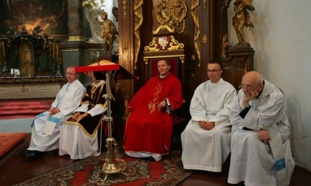 Piątkowej Eucharystii przewodniczył były duszpasterz młodzieży ks. Jacek Saładucha