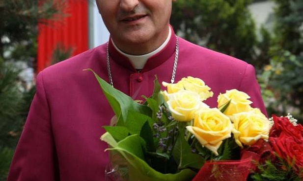 Biskup Andrzej Jeż