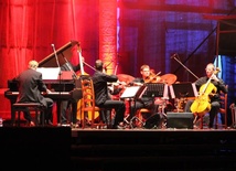  Leszek Kułakowski Trio oraz Kwartet smyczkowy Q4Q