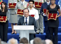 Hollande wzywa Syryjczyków