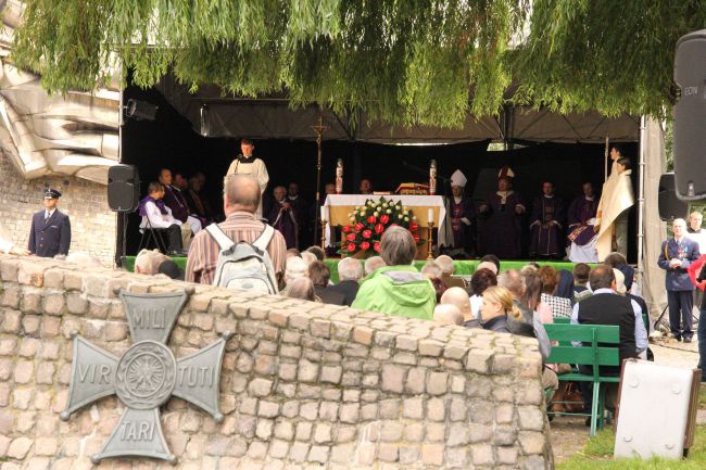 Uroczystości pod Pomnikiem Obrońców Poczty Polskiej w Gdańsku