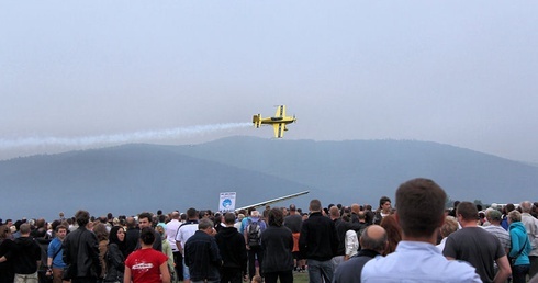 Z głowami w chmurach