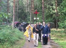  Droga na Górę nie była łatwa. Deszcz dawał się we znaki 