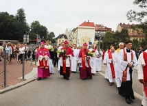 Biskupi obu diecezji na czele procesji na cieszyńskim moście Przyjaźni