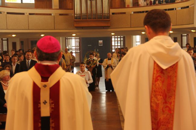 Eucharystia i poświęcenie boiska u Salezjanów w Rumi