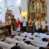 Wzruszający moment liturgii święceń